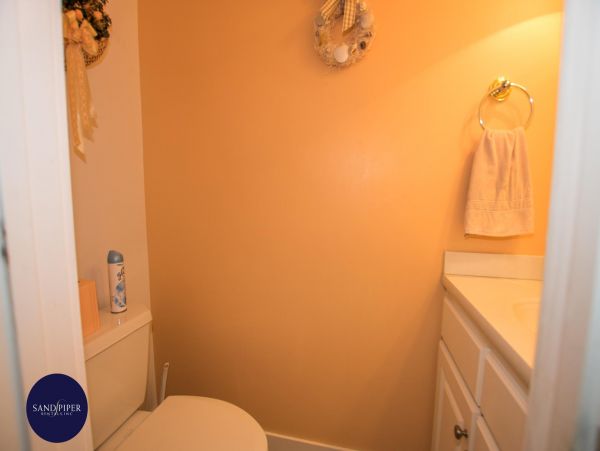 Cape Cod Home 994778