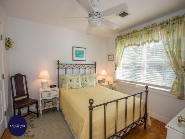 Cape Cod Home 994778