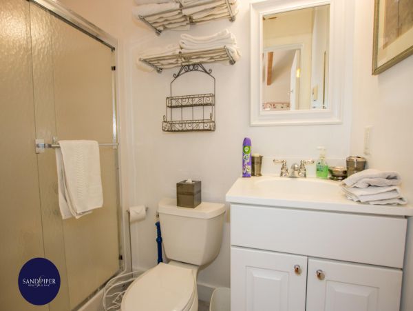 Cape Cod Home 994778