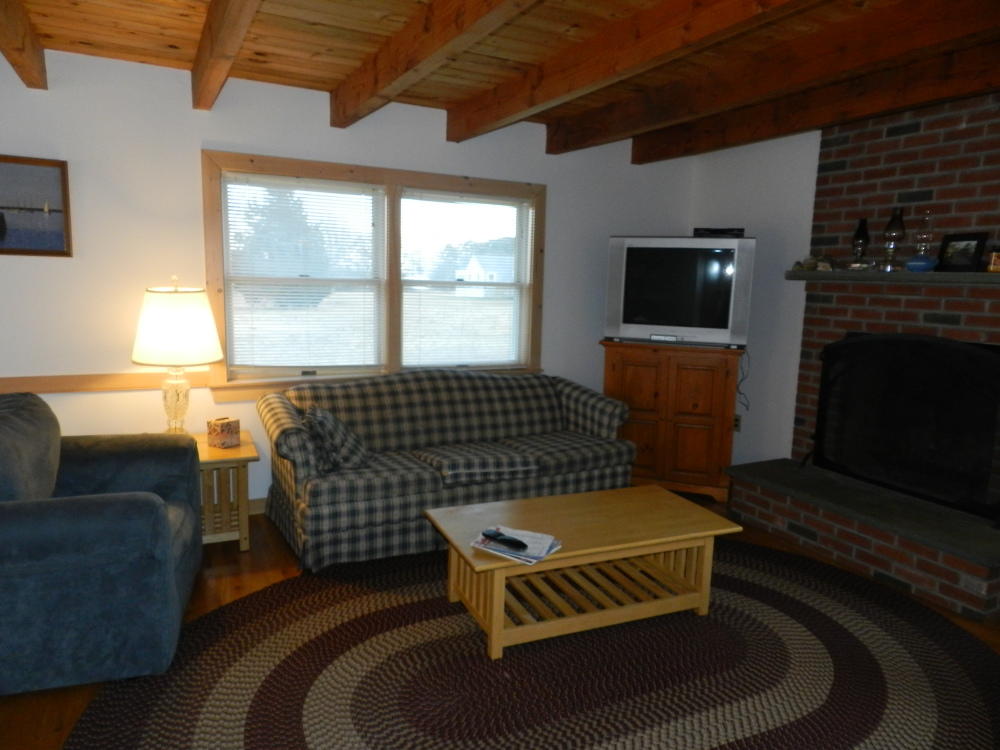Cape Cod Home 994779