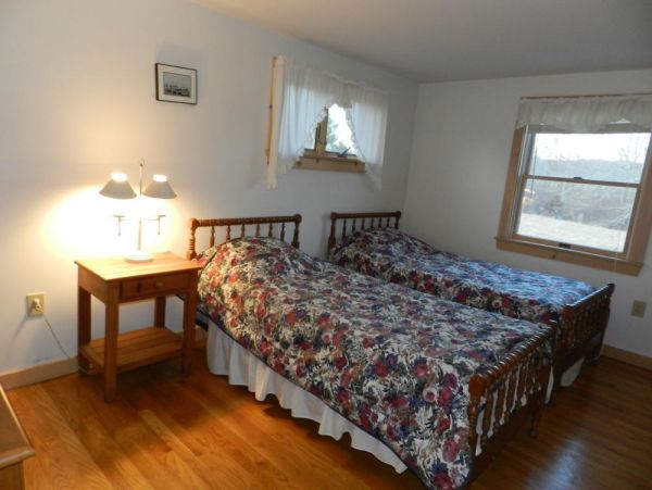 Cape Cod Home 994779