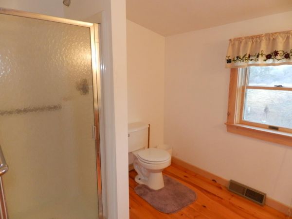 Cape Cod Home 994779