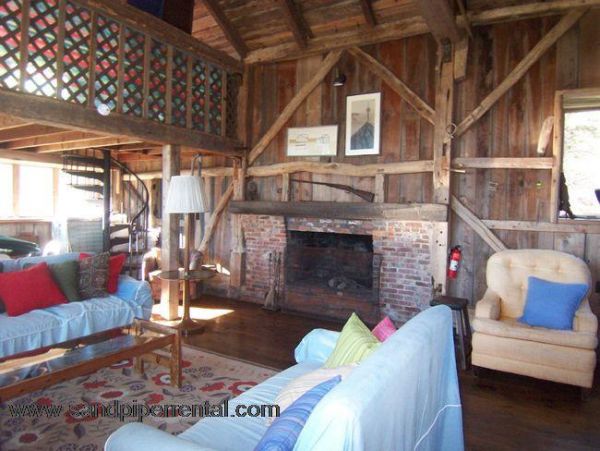 Cape Cod Home 994780