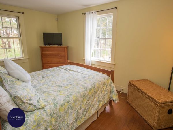 Cape Cod Home 994781