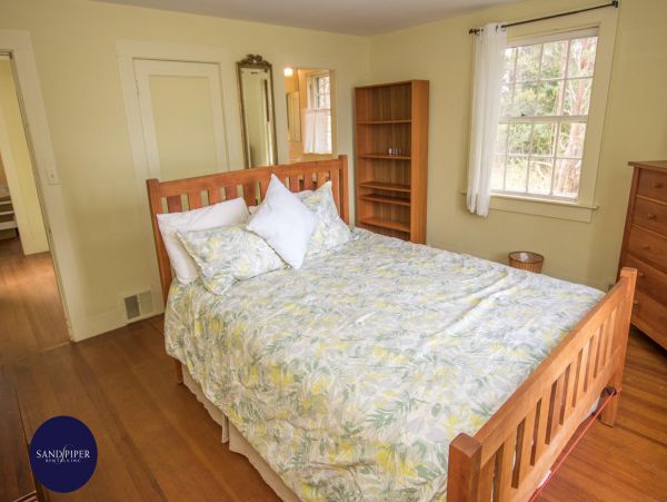 Cape Cod Home 994781