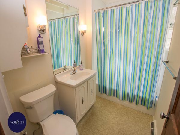 Cape Cod Home 994781