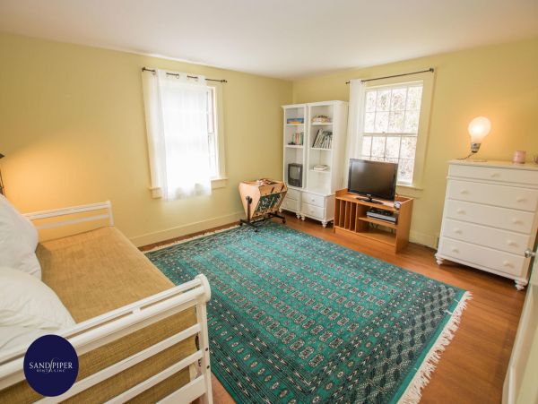 Cape Cod Home 994781