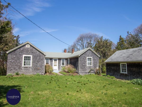 Cape Cod Home 994781