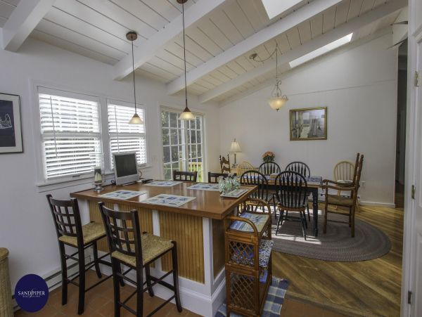 Cape Cod Home 994782
