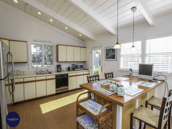 Cape Cod Home 994782