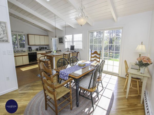 Cape Cod Home 994782