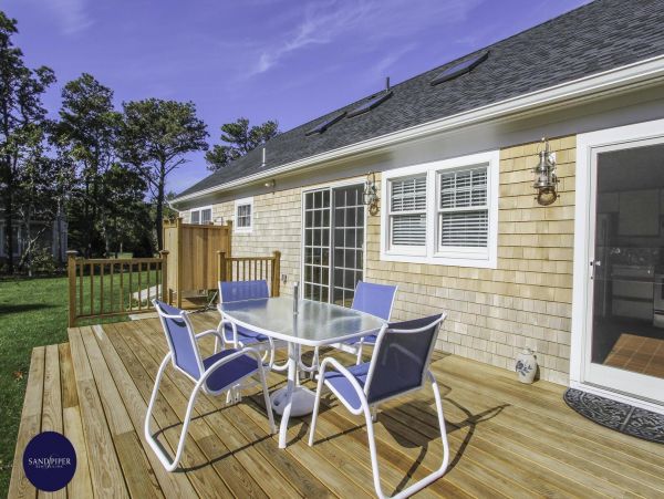 Cape Cod Home 994782