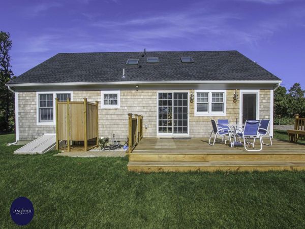 Cape Cod Home 994782