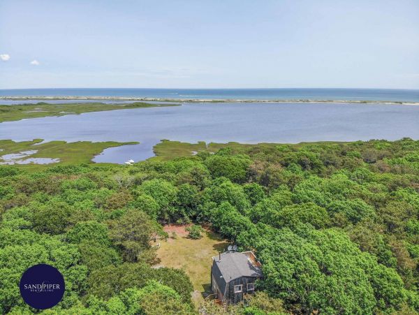 Cape Cod Home 994783