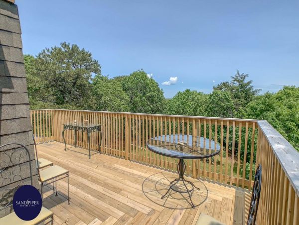 Cape Cod Home 994783