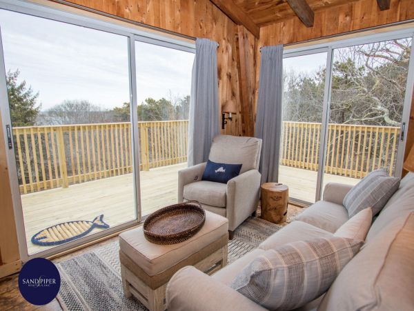 Cape Cod Home 994783