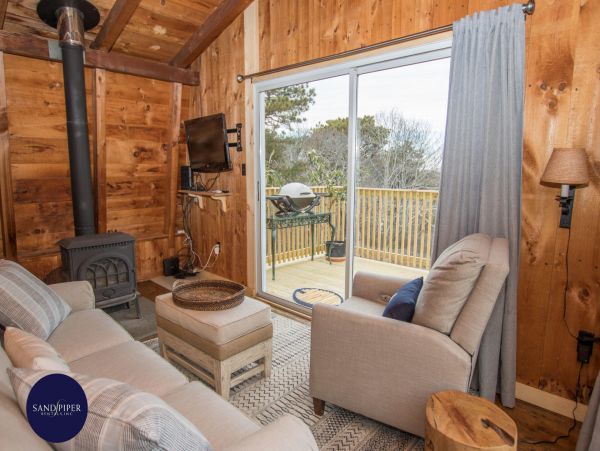 Cape Cod Home 994783
