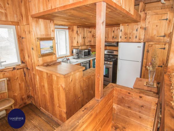Cape Cod Home 994783