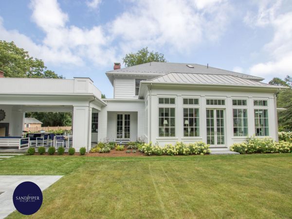 Cape Cod Home 994784
