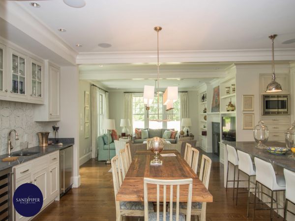 Cape Cod Home 994784