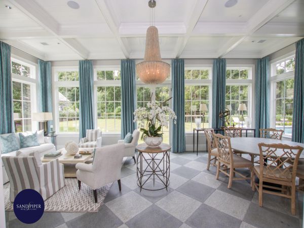 Cape Cod Home 994784