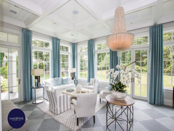 Cape Cod Home 994784