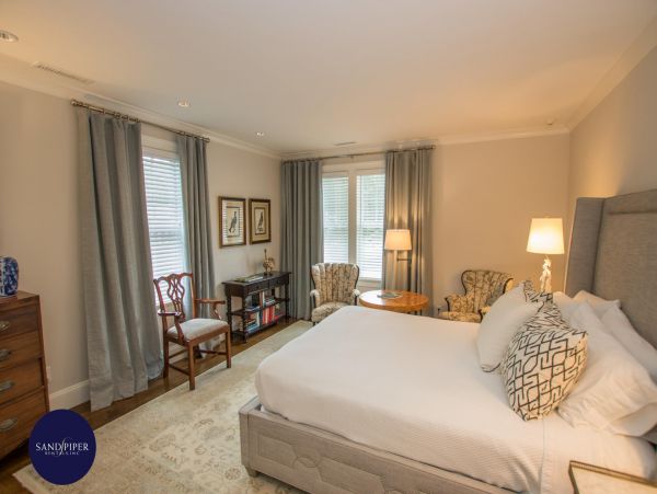 Cape Cod Home 994784