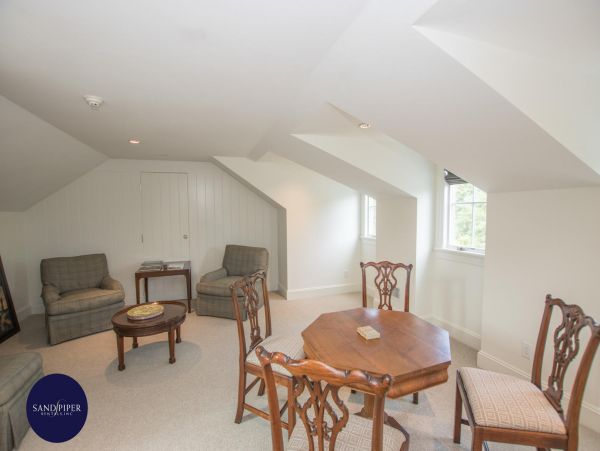 Cape Cod Home 994784
