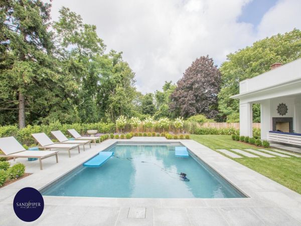 Cape Cod Home 994784