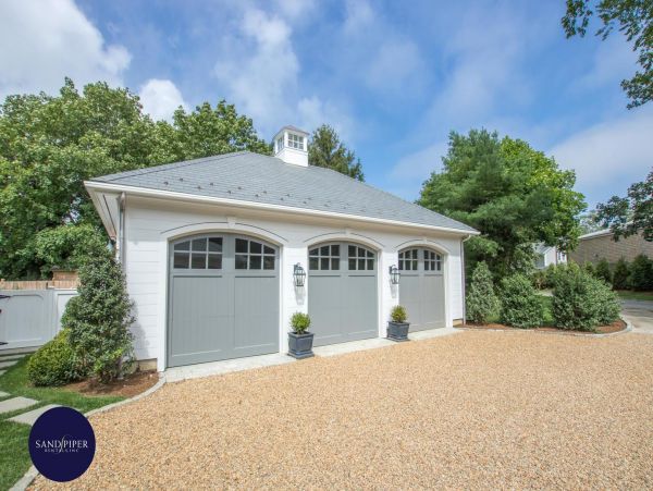 Cape Cod Home 994784