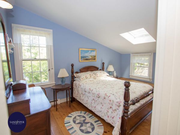Cape Cod Home 994786