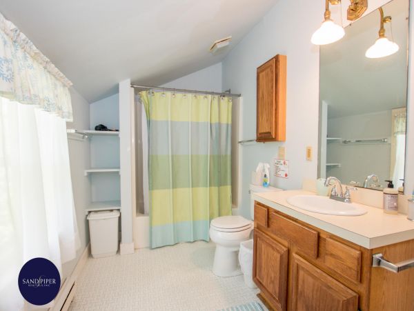 Cape Cod Home 994786