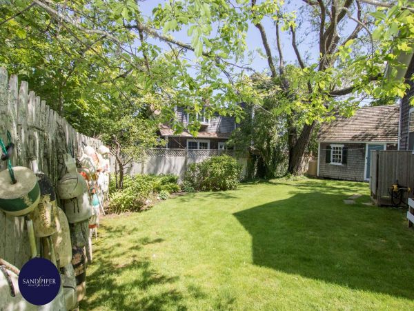 Cape Cod Home 994786