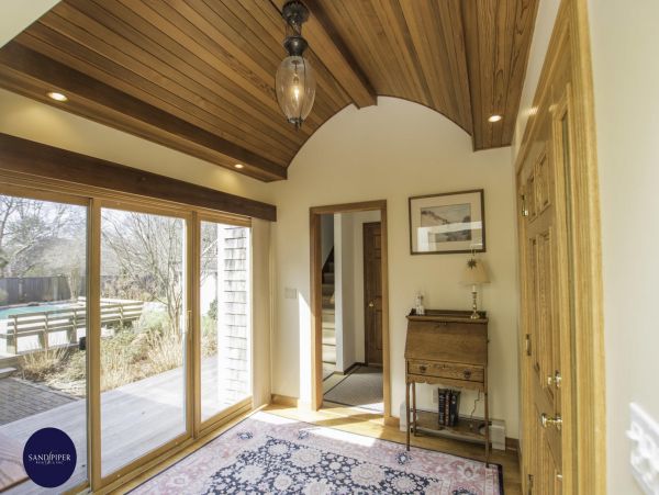 Cape Cod Home 994788