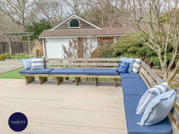 Cape Cod Home 994788