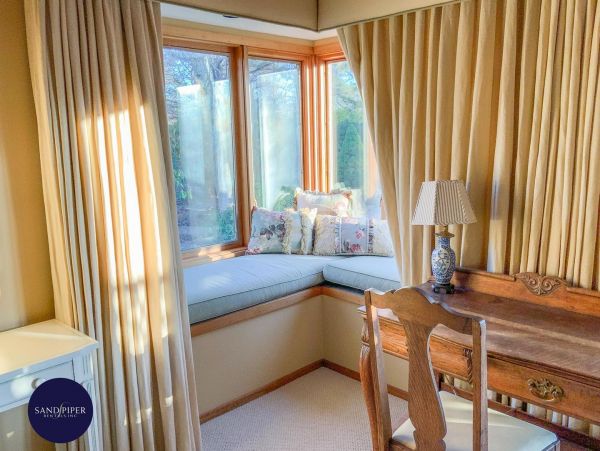 Cape Cod Home 994788