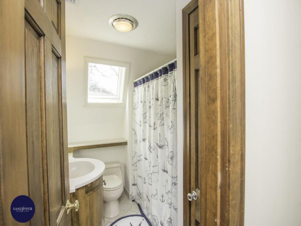 Cape Cod Home 994788