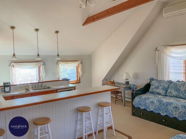 Cape Cod Home 994788