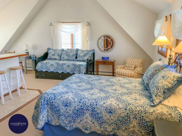 Cape Cod Home 994788