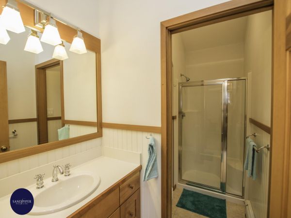 Cape Cod Home 994788