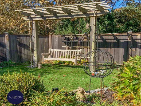 Cape Cod Home 994788
