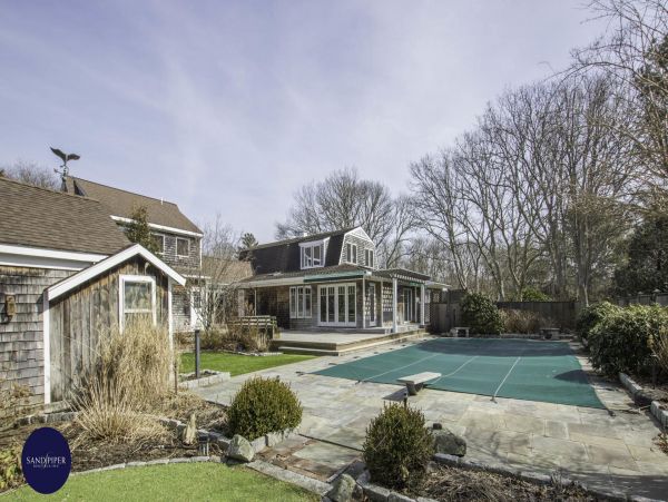 Cape Cod Home 994788