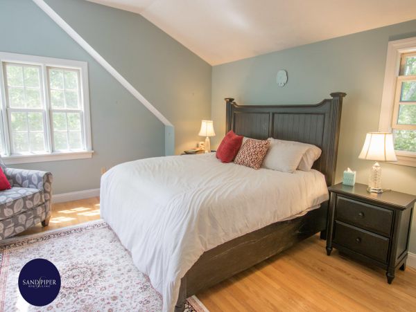 Cape Cod Home 994789