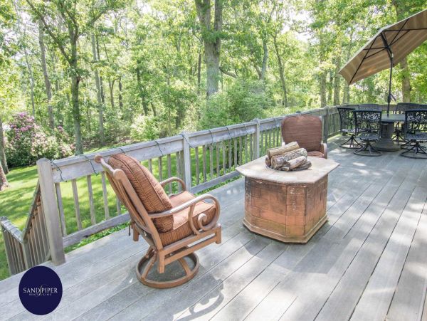Cape Cod Home 994789