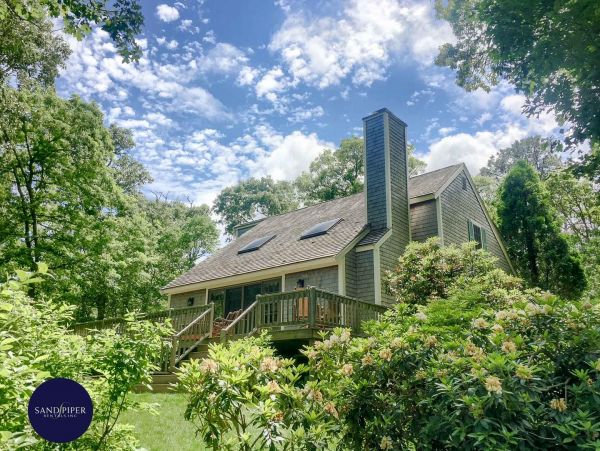 Cape Cod Home 994789