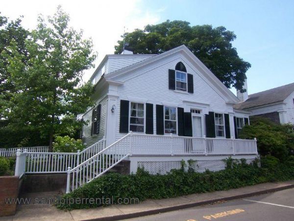 Cape Cod Home 994790
