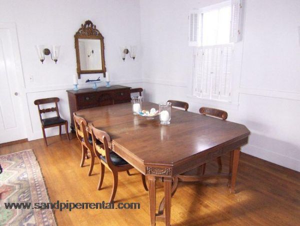 Cape Cod Home 994790