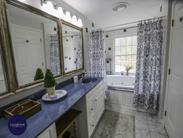 Cape Cod Home 994791