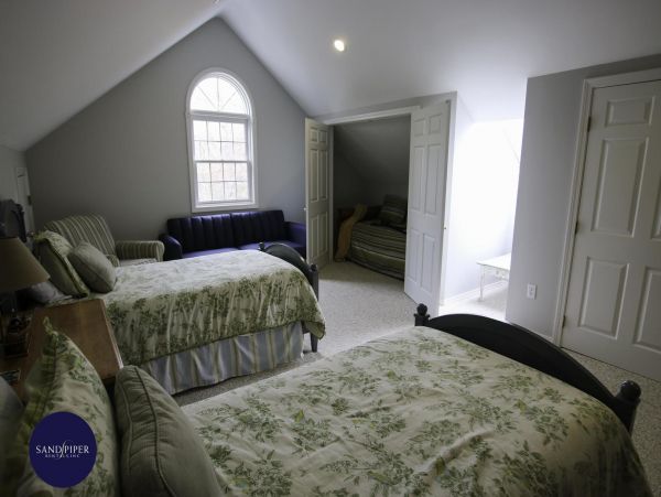 Cape Cod Home 994791