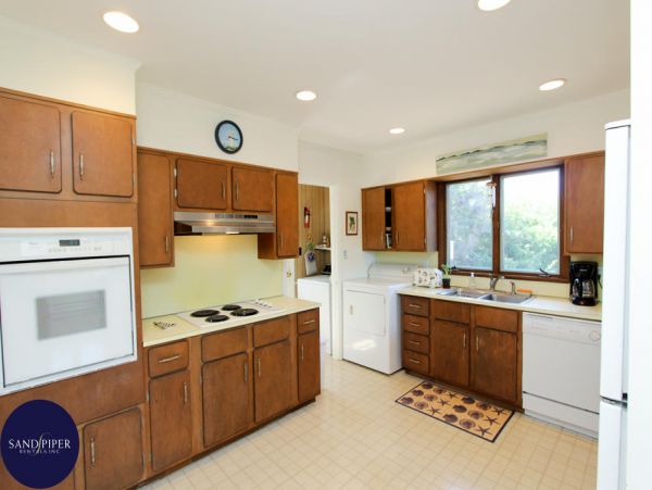 Cape Cod Home 994793
